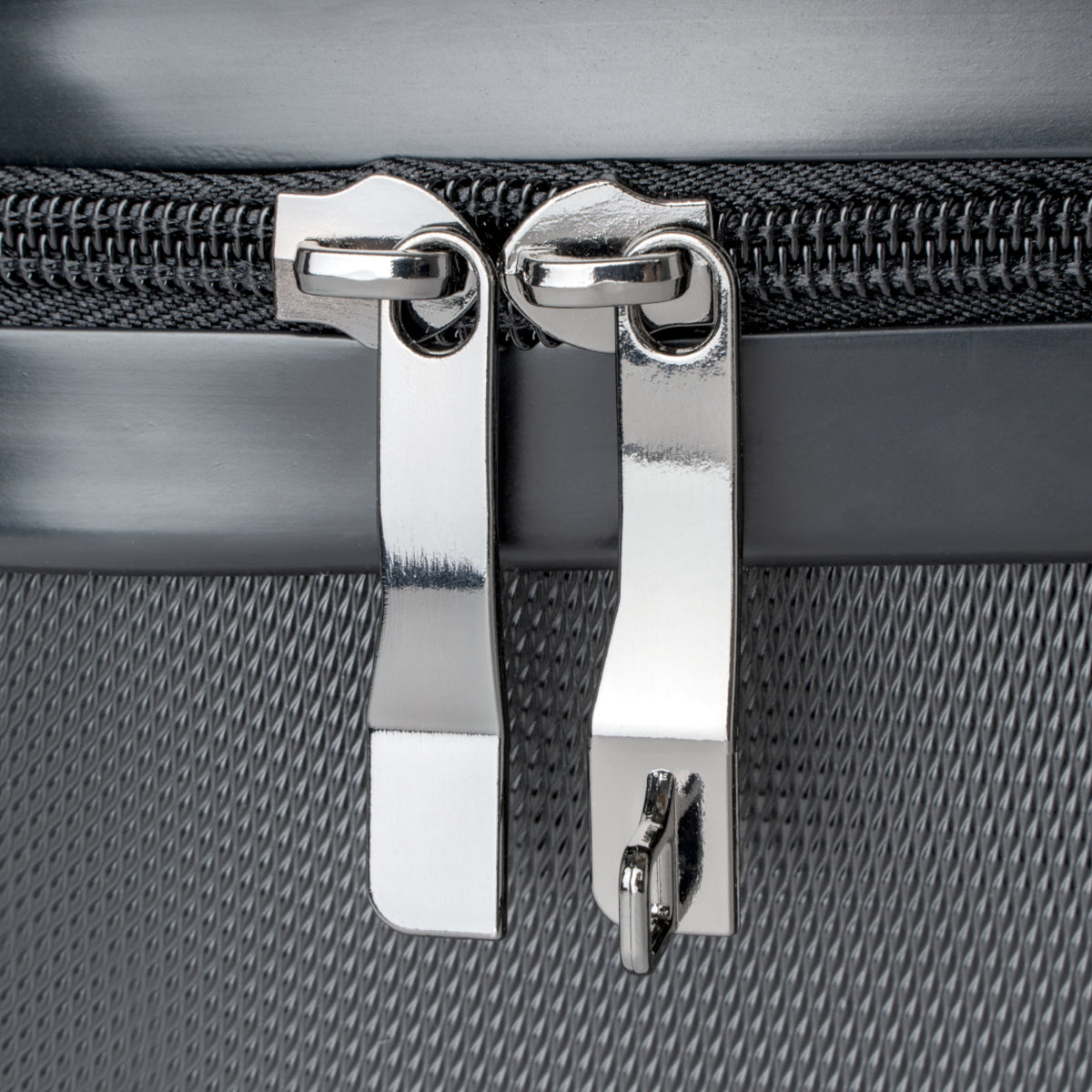 Carbon White Silver Textured Hardside Spinner Suitcase